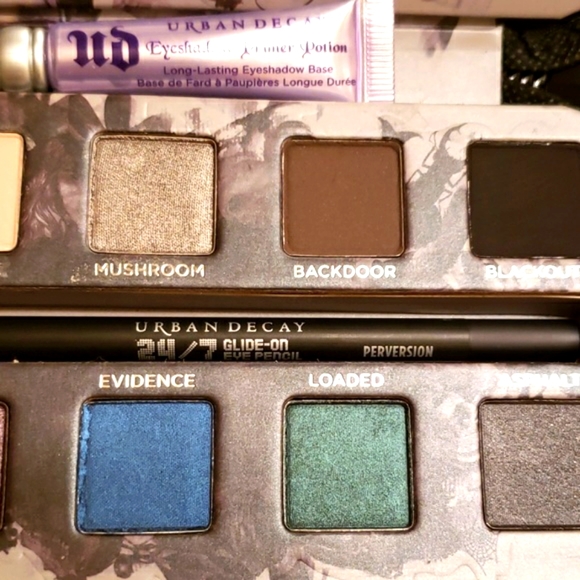Urban Decay Smoked - Picture 3 of 8